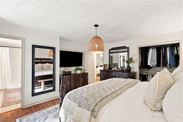 1088 Oak Grove Circle, Lawrenceville, GA 30043