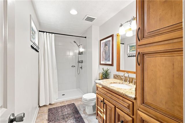 1088 Oak Grove Circle, Lawrenceville, GA 30043