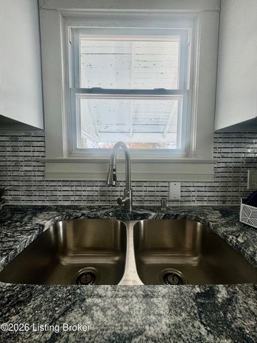 402 S 39th St, Louisville, KY 40212