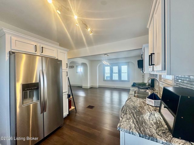 402 S 39th St, Louisville, KY 40212