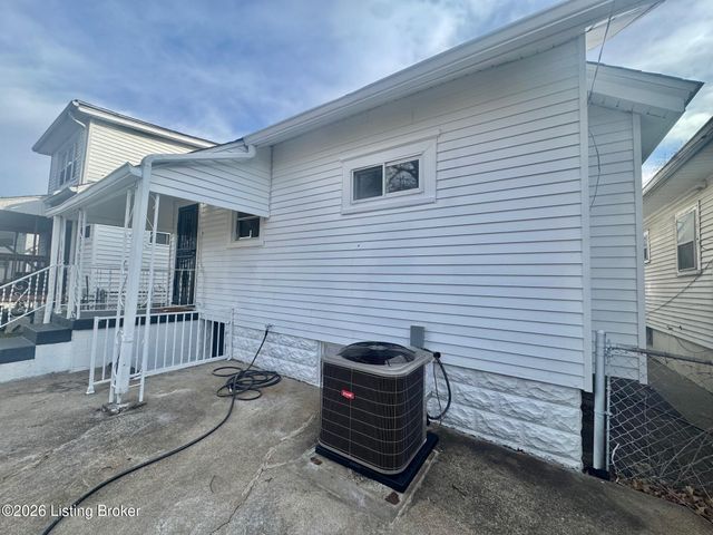 402 S 39th St, Louisville, KY 40212