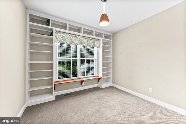 647 MARTIN DR, Avondale, PA 19311