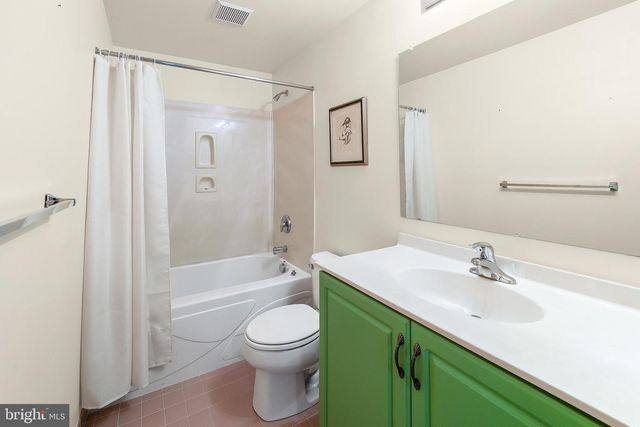 647 MARTIN DR, Avondale, PA 19311
