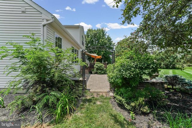 647 MARTIN DR, Avondale, PA 19311