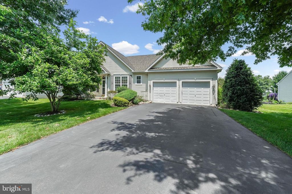 647 MARTIN DR, Avondale, PA 19311