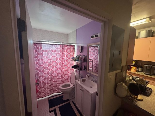 924 NW 14 Court, Fort Lauderdale, FL 33311