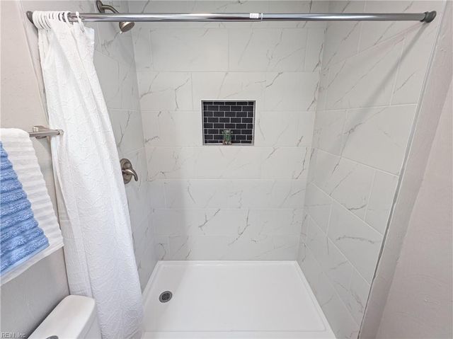 1425 Sunset DR, Norfolk, VA 23503