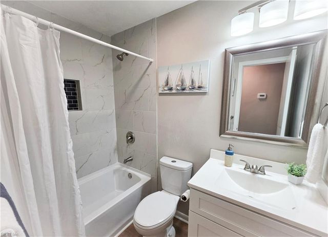 1425 Sunset DR, Norfolk, VA 23503