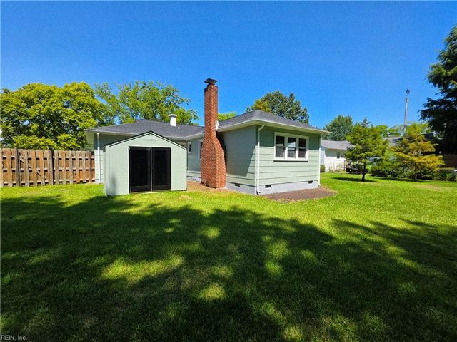 1425 Sunset DR, Norfolk, VA 23503