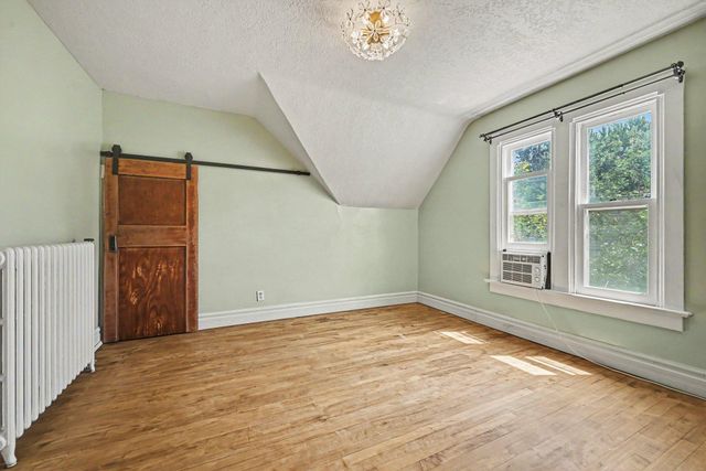 1260 Woodbridge Street, Saint Paul, MN 55117