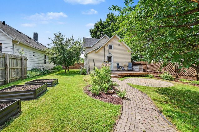 1260 Woodbridge Street, Saint Paul, MN 55117