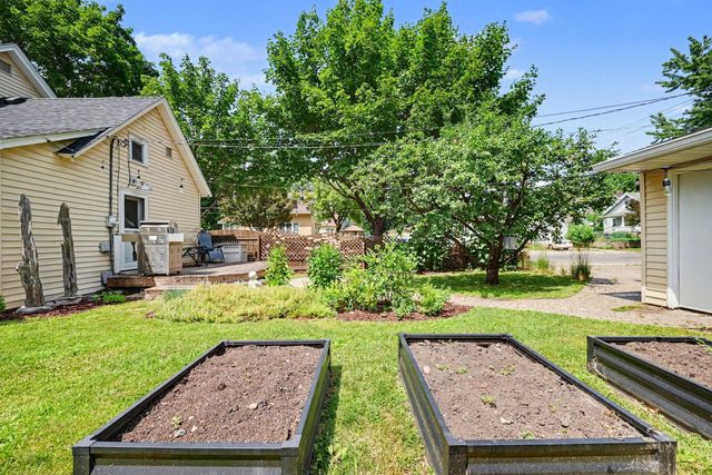 1260 Woodbridge Street, Saint Paul, MN 55117