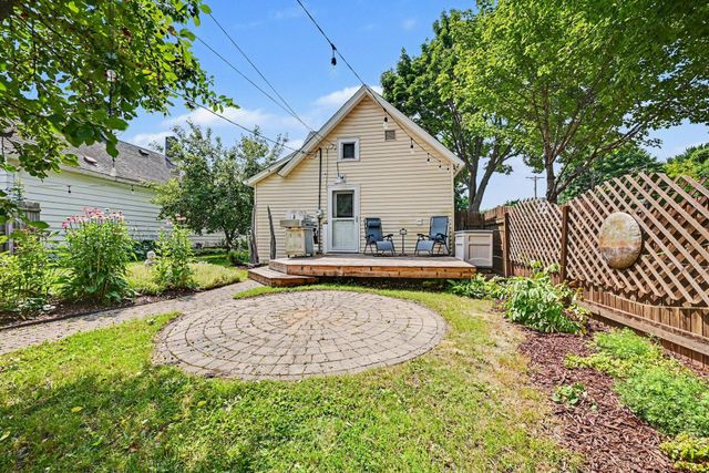 1260 Woodbridge Street, Saint Paul, MN 55117