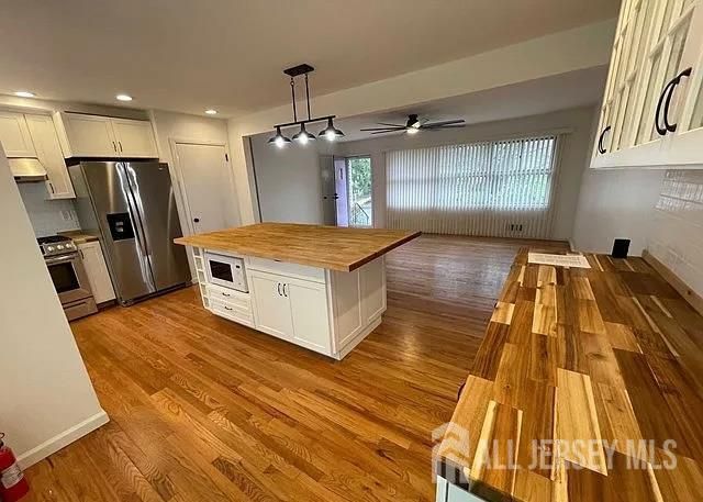 70 BEVERLY Road, Bloomfield, NJ 07003