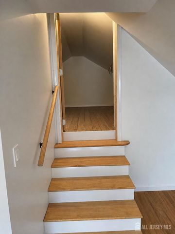 70 BEVERLY Road, Bloomfield, NJ 07003