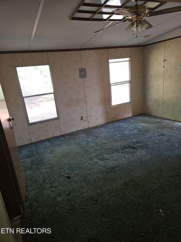 871 N Old Grey Ridge Rd, Friendsville, TN 37737