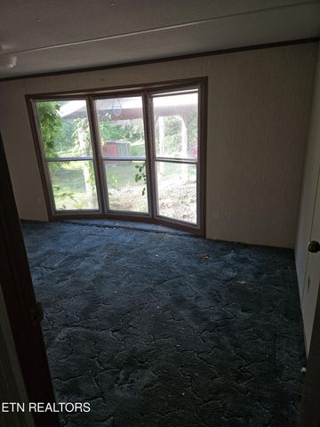 871 N Old Grey Ridge Rd, Friendsville, TN 37737