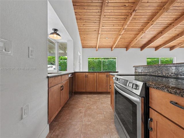 10262 SW 127th Pl, Miami, FL 33186