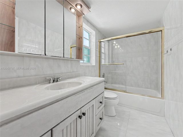 10262 SW 127th Pl, Miami, FL 33186