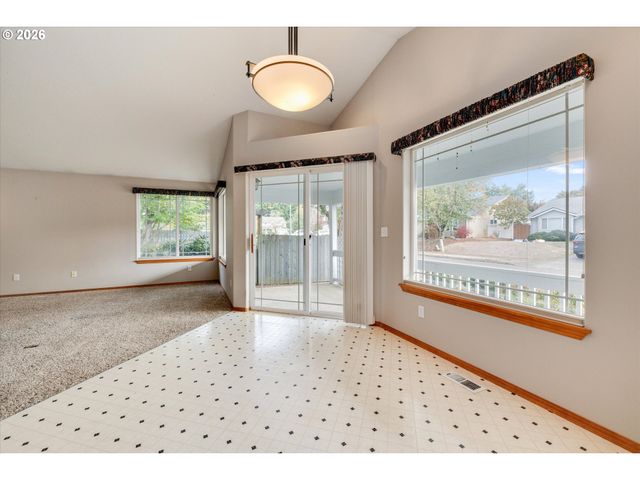 16818 Se 18TH St, Vancouver, WA 98683