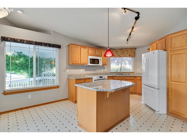 16818 Se 18TH St, Vancouver, WA 98683