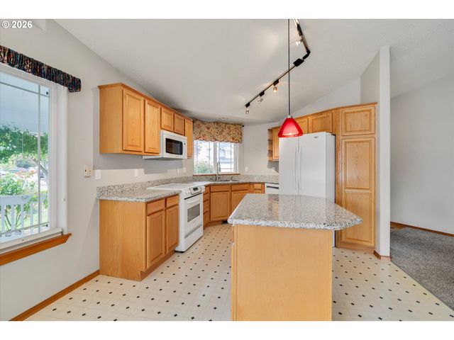 16818 Se 18TH St, Vancouver, WA 98683