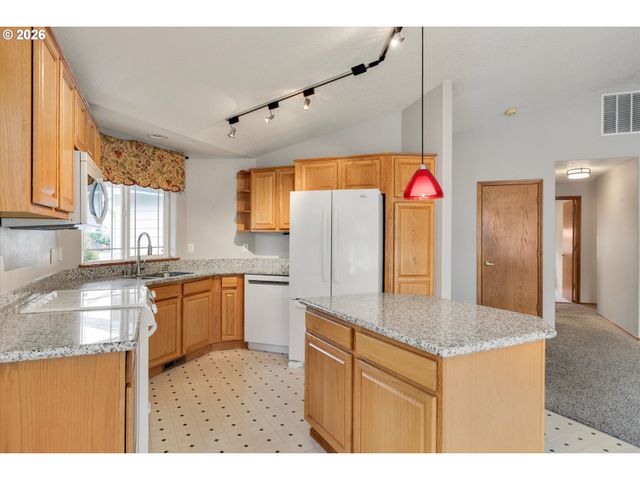 16818 Se 18TH St, Vancouver, WA 98683