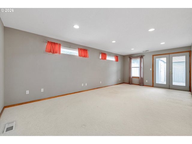 16818 Se 18TH St, Vancouver, WA 98683