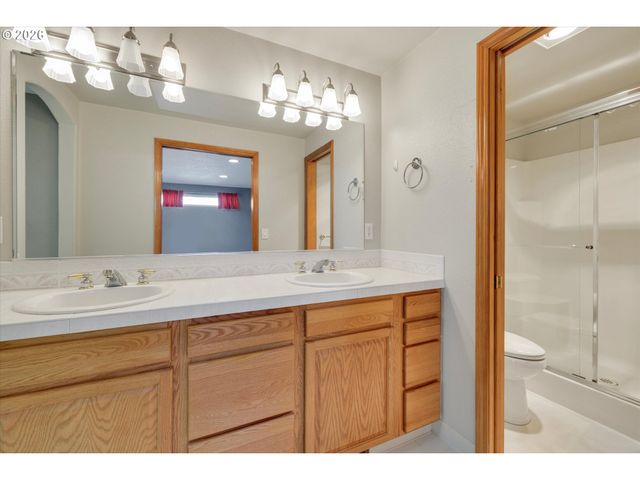 16818 Se 18TH St, Vancouver, WA 98683