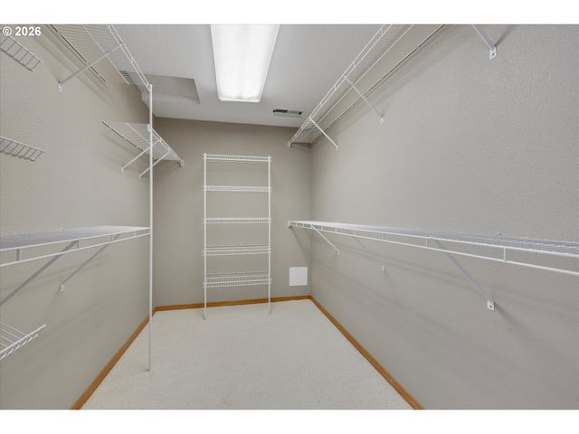 16818 Se 18TH St, Vancouver, WA 98683