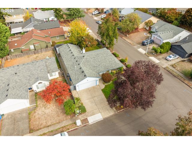 16818 Se 18TH St, Vancouver, WA 98683