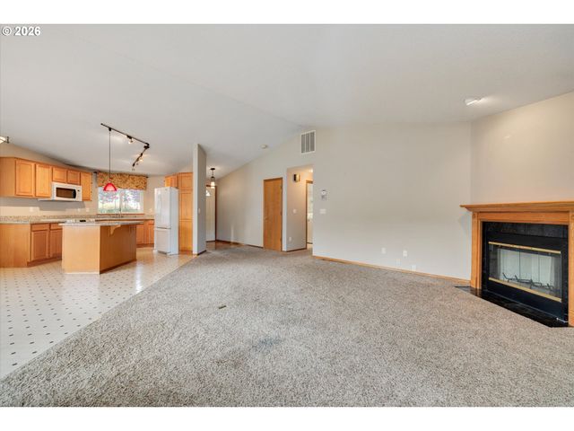 16818 Se 18TH St, Vancouver, WA 98683