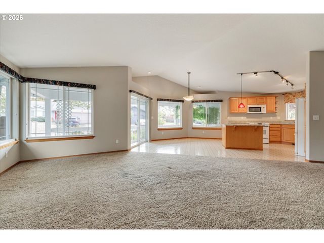 16818 Se 18TH St, Vancouver, WA 98683