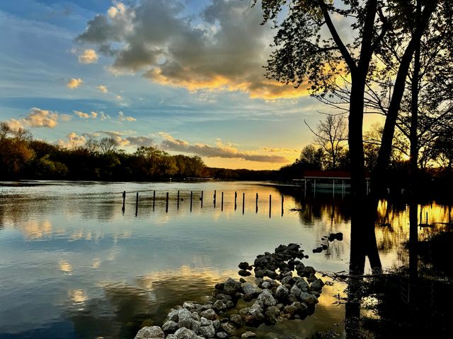 118 Brookbridge Road, Trout Valley, IL 60013
