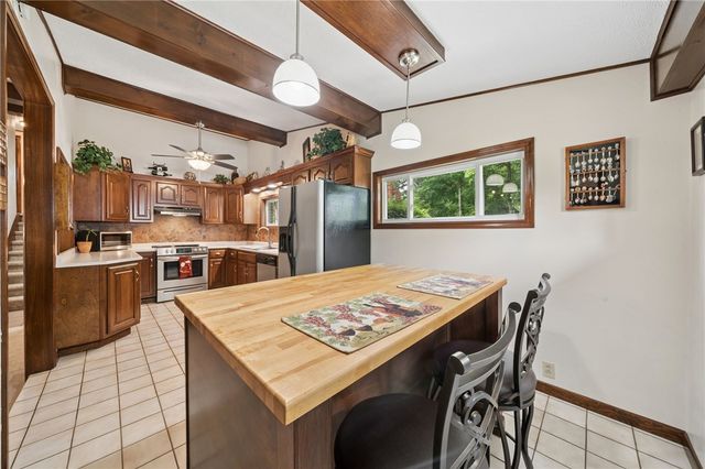 106 Daums Ln, Penn Twp, PA 15085