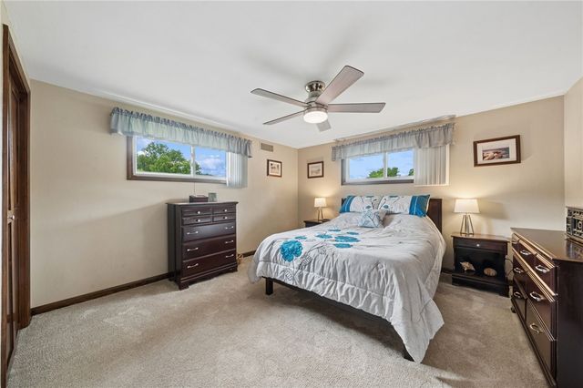 106 Daums Ln, Penn Twp, PA 15085