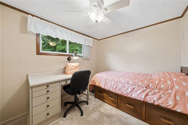 106 Daums Ln, Penn Twp, PA 15085