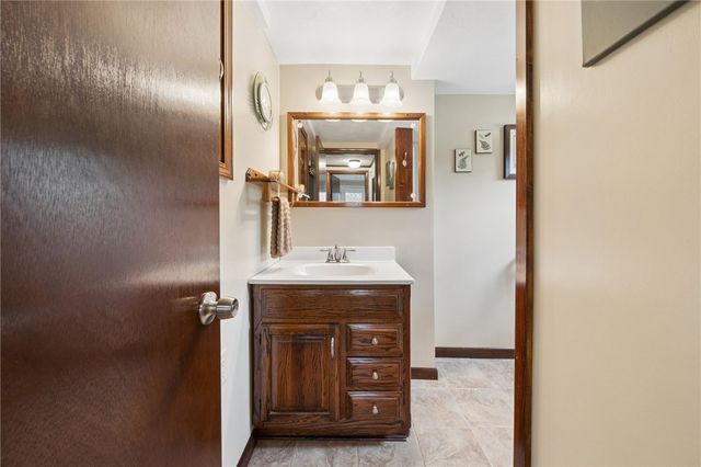 106 Daums Ln, Penn Twp, PA 15085