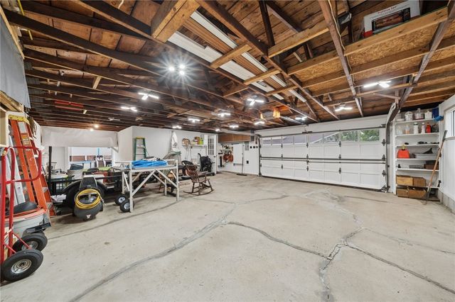 106 Daums Ln, Penn Twp, PA 15085