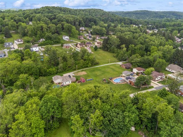 106 Daums Ln, Penn Twp, PA 15085