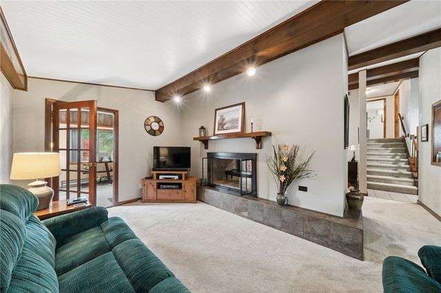 106 Daums Ln, Penn Twp, PA 15085