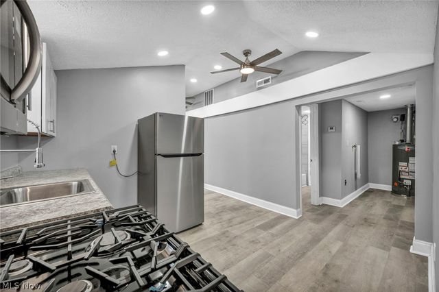 491 E 39th Street, Lorain, OH 44055