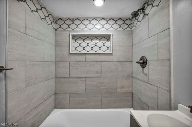 491 E 39th Street, Lorain, OH 44055