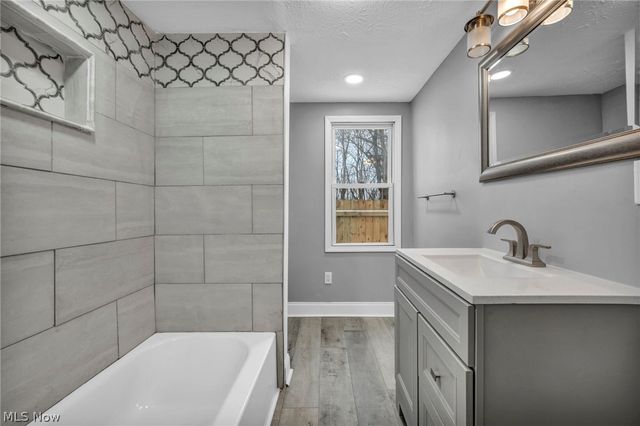 491 E 39th Street, Lorain, OH 44055