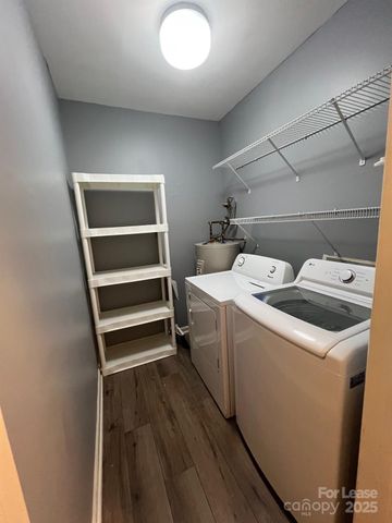 3218 Selwyn Farms Lane 1, Charlotte, NC 28209