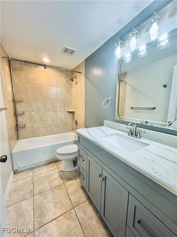 10000 Maddox LN 223, Bonita Springs, FL 34135