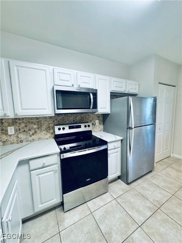 10000 Maddox LN 223, Bonita Springs, FL 34135