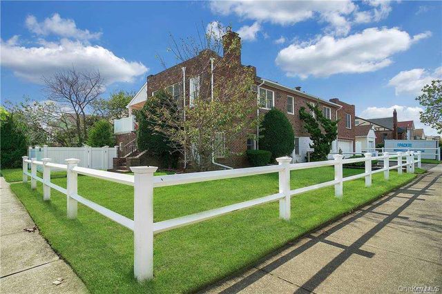 215 Roosevelt Boulevard, Long Beach, NY 11561