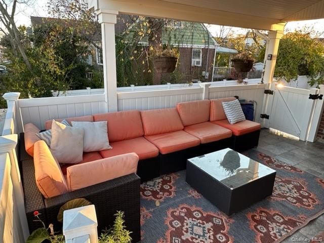 215 Roosevelt Boulevard, Long Beach, NY 11561