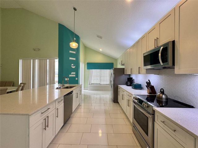 7962 GOLDEN POND COURT, Kissimmee, FL 34747